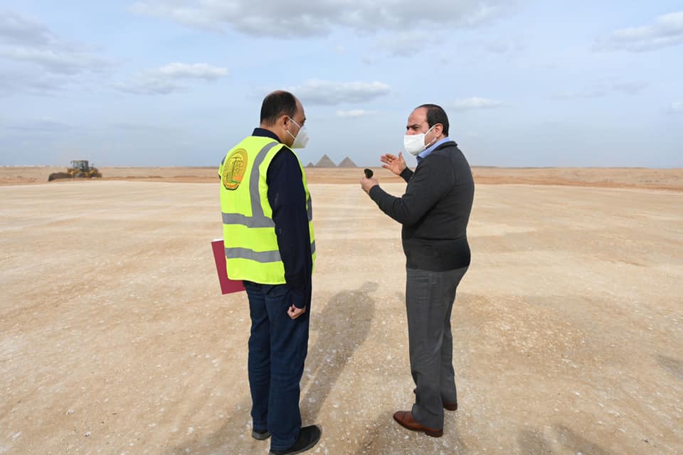 الرئيس السيسى يتفقد مشروعات الشبكة القومية للطرق والمحاور بمحافظة القاهرة والجيزة