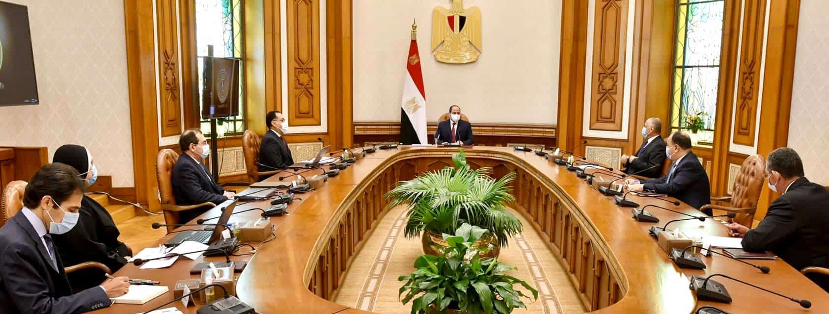 الرئيس السيسي يوجه بمنح حافز نقدي لراغبي إحلال السيارات المتقادمة