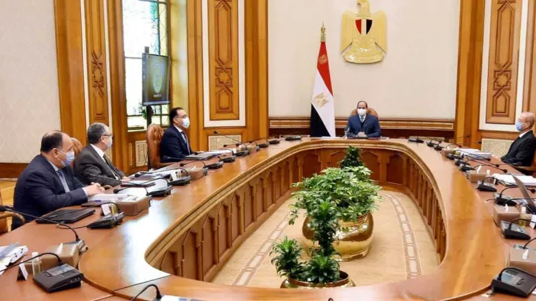 كنهج استراتيجي ثابت للدولة  .. السيسى يوجه بالاستمرار في الجهود الداعمة لقطاع الصناعة الوطنية خاصةً "الحديد والصلب والأسمنت والسيراميك"