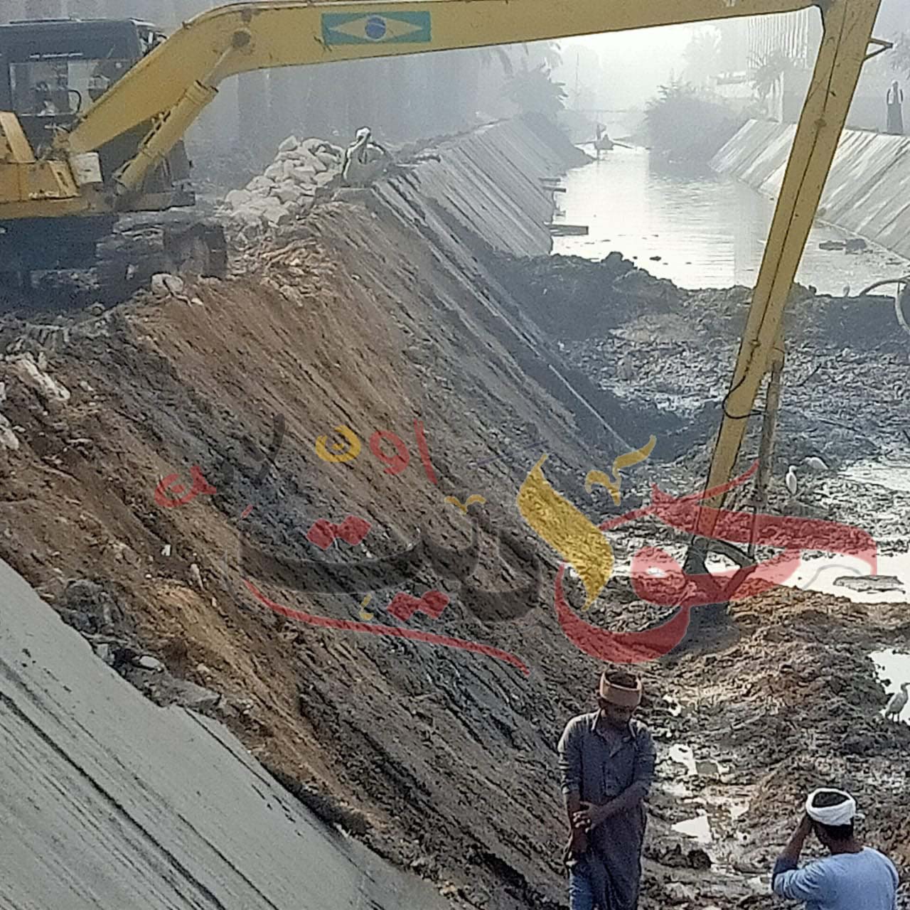 لهذه الأسباب .. سقوط أجزاء من أعمال تبطين ترعة البرمبل فى مركز أطفيح بالجيزة (صور)