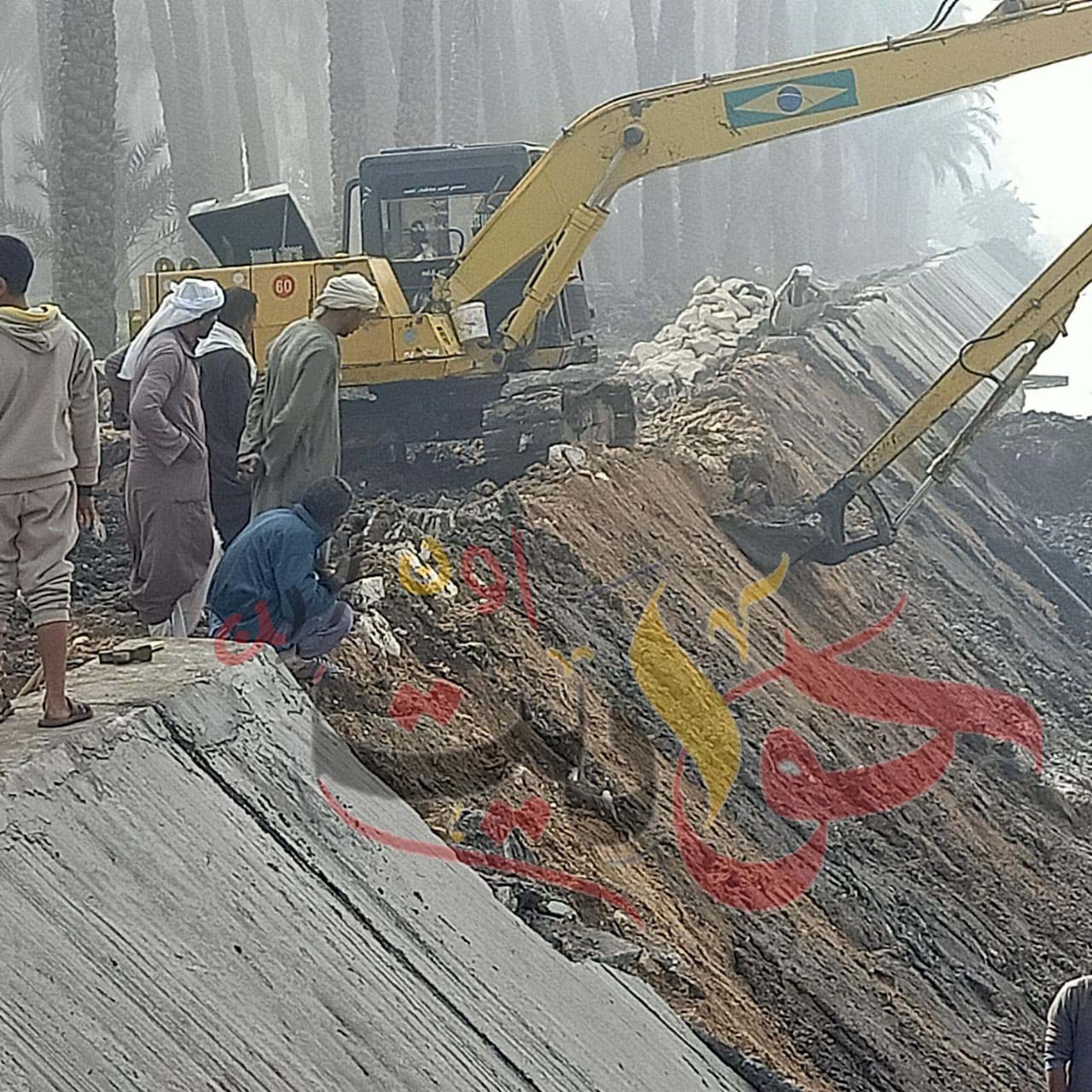لهذه الأسباب .. سقوط أجزاء من أعمال تبطين ترعة البرمبل فى مركز أطفيح بالجيزة (صور)