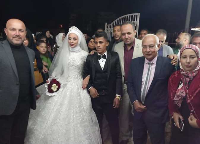 استجابة سريعة .. السيسي يوجه بتوفير وحدة سكنية لعروس سيناوية من أصحاب الهمم .. محافظ شمال سيناء يوقع شاهدا على عقد زواجها (صور)