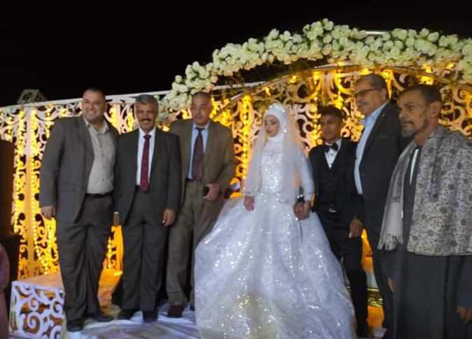 استجابة سريعة .. السيسي يوجه بتوفير وحدة سكنية لعروس سيناوية من أصحاب الهمم .. محافظ شمال سيناء يوقع شاهدا على عقد زواجها (صور)