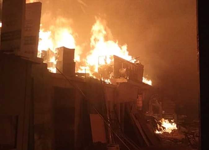 إخماد حريق مخزن ميناء الإسكندرية .. بعد 6 ساعات