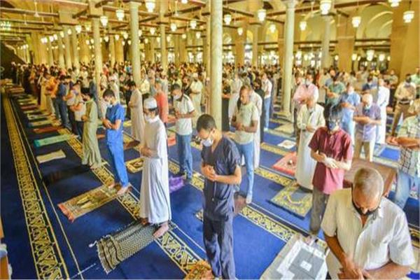 فى حاله الاصابه بالكورونا.. ما حكم ذهابي لصلاة الجمعة بالكمامة؟