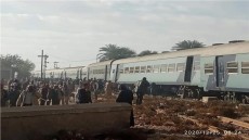 عاجل | تعطل حركة القطارات بقنا.. وتوفير 83 سيارة لنقل الركاب