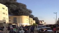 شاهد بالصور.. 10 سيارات إطفاء للسيطرة على حريق الروبيكى بالشرقية .. ارتفاع عدد المصابين الى 18 حالة