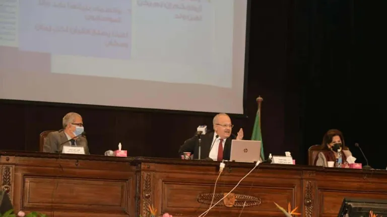  الخشت في محاضرة تاريخية لرابطة خريجي جامعة القاهرة حول الخطاب الديني .. من الضروري الفصل بين الدين والتراث .. الدين إلهي والتراث بشري
