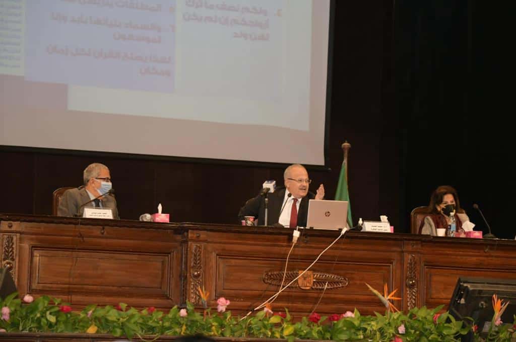  الخشت في محاضرة تاريخية لرابطة خريجي جامعة القاهرة حول الخطاب الديني .. من الضروري الفصل بين الدين والتراث .. الدين إلهي والتراث بشري