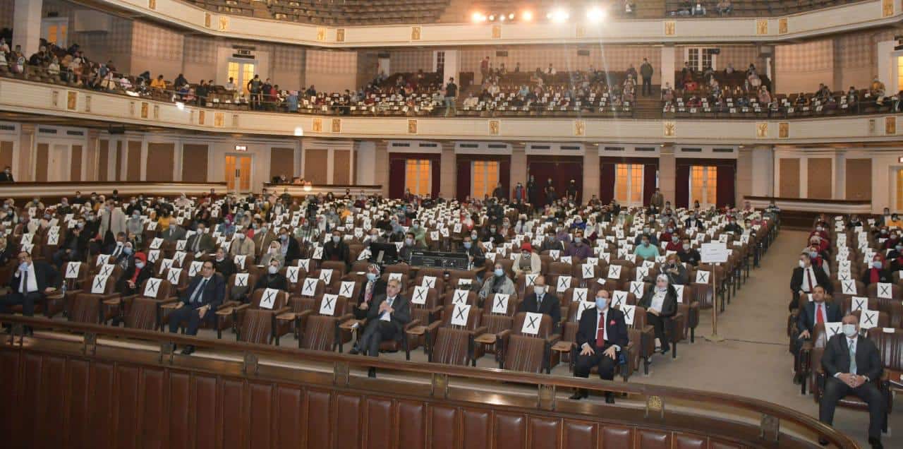  الخشت في محاضرة تاريخية لرابطة خريجي جامعة القاهرة حول الخطاب الديني .. من الضروري الفصل بين الدين والتراث .. الدين إلهي والتراث بشري