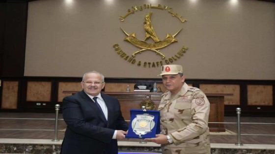 بكلية القادة والأركان .. الخشت يحاضر امام ضباط من 12 دولة .. يحذر من الاقتراب من ثوابت الوحي عند تجديد أمر الدين