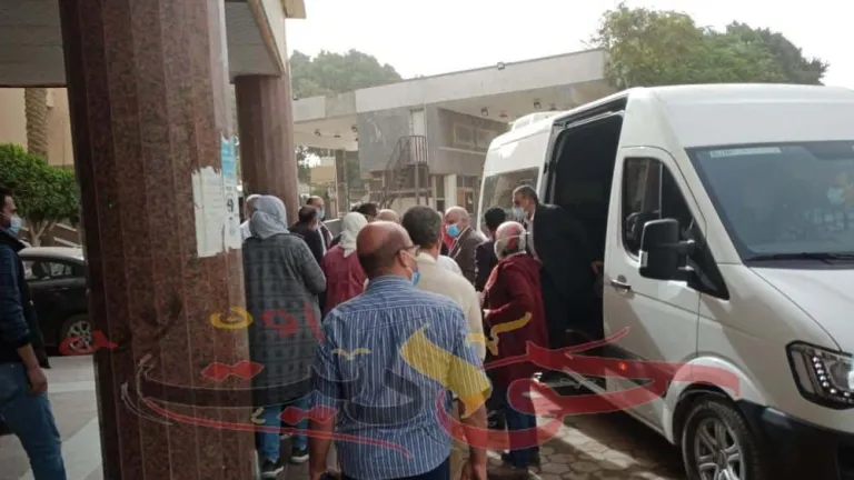 لادائهم المشرف .. محافظ الجيزة يأمر بصرف مكافأة استثنائية لمستشفى الحوامدية العام وصرف جميع المستحقات المتأخره .. راشد يحاور المرضى