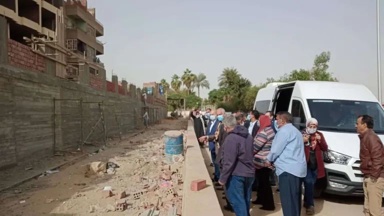 شاهد بالصور .. محافظ الجيزة يتفقد سور عبارة الحوامدية وبعض الشوارع التى تم رصفها