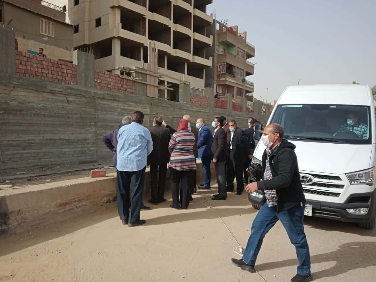 شاهد بالصور .. محافظ الجيزة يتفقد سور عبارة الحوامدية وبعض الشوارع التى تم رصفها