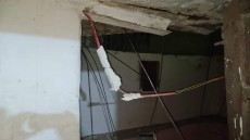 مصرع سيدة مسنة إثر إنهيار جزء من عقار بالعمرانية .. النيابة تعاين المكان