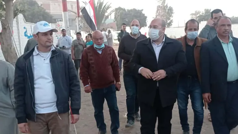 البدرشين تتجمل .. نائب محافظ الجيزة يتفقد مبادرة "فتيات صناع قرار"  (صور)