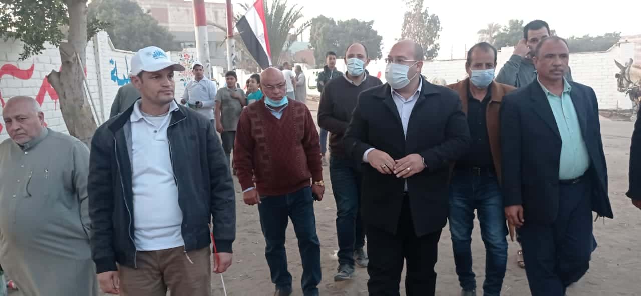 البدرشين تتجمل .. نائب محافظ الجيزة يتفقد مبادرة “فتيات صناع قرار” (صور)