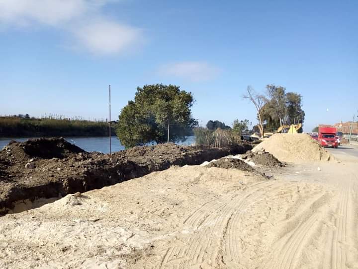 أهالى منشأة القناطر يصرخون بسبب طريق الموت .. مشروعات المياة والصرف المعطلة .. صدق أو لا تصدق : إلقاء 25 الف متر صرف صحى يومياً مباشرة على النيل .. مـتى ينــظــر المــسئولون لقــرى شـمال الجــيــزة المظــلومة وهـل ينتظرون كارثة حتى يتحركوا ؟ 7 أهالى منشأة القناطر يصرخون بسبب طريق الموت .. مشروعات المياة والصرف المعطلة .. صدق أو لا تصدق : إلقاء 25 الف متر صرف صحى يومياً مباشرة على النيل .. مـتى ينــظــر المــسئولون لقــرى شـمال الجــيــزة المظــلومة وهـل ينتظرون كارثة حتى يتحركوا ؟