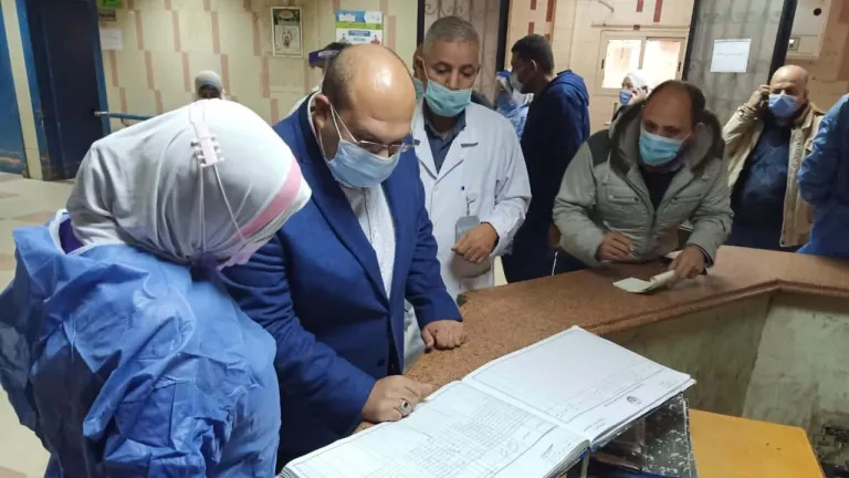 لهذه الأسباب .. الشهابى يتفقد مستشفى بولاق العام