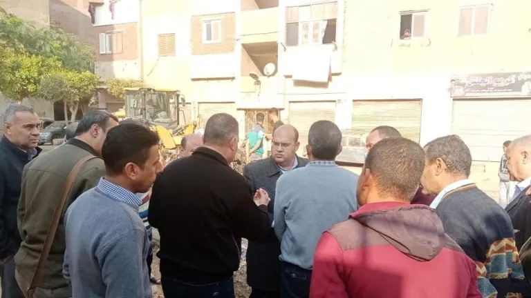 خلال جولته بالحوامدية .. الشهابى يستجيب لـ "حواديت اون لاين" (صور)