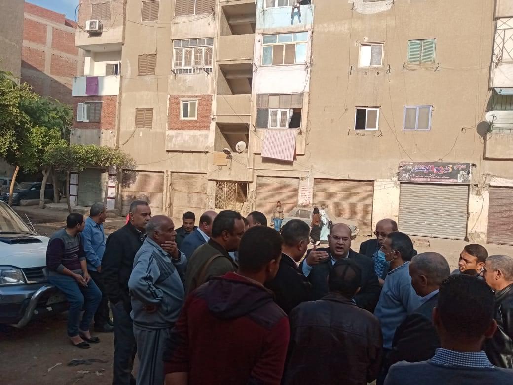 خلال جولته بالحوامدية .. الشهابى يستجيب لـ "حواديت اون لاين" (صور)