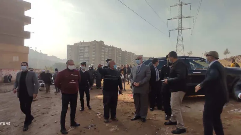 محافظ القاهرة: إزالة 473 منزلاً بعزبة الهجانة تتعارض مع إقامة محور الوفاء والأمل وتسكين 993 أسرة بالسلام