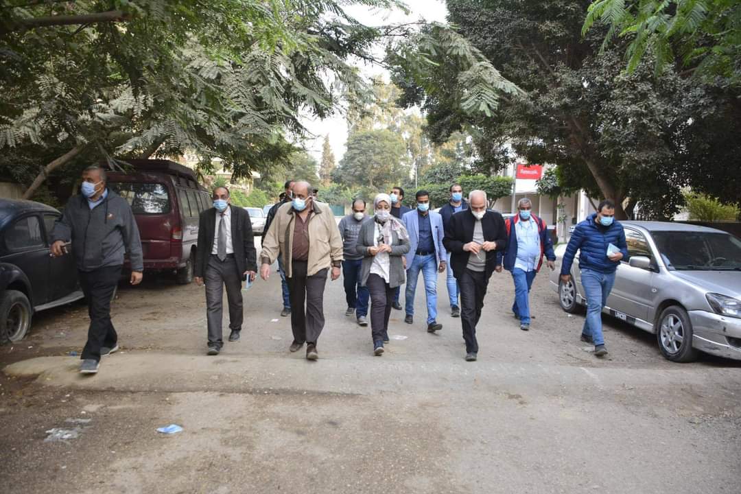 راشد يوجه ببدء تطوير عددا من المحاور المؤدية للمتحف المصري الكبير .. يتفقد اعمال إنشاء القواعد الخرسانية الخاصة بكباري المشاة بطريق الفيوم