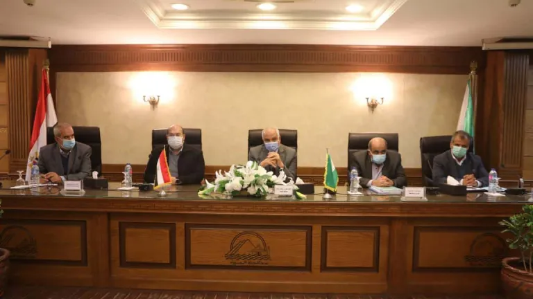 محافظ الجيزة: غلق كافة دور المناسبات .. منع إقامة الاسواق وسرادقات العزاء والافراح وحفلات رأس السنة