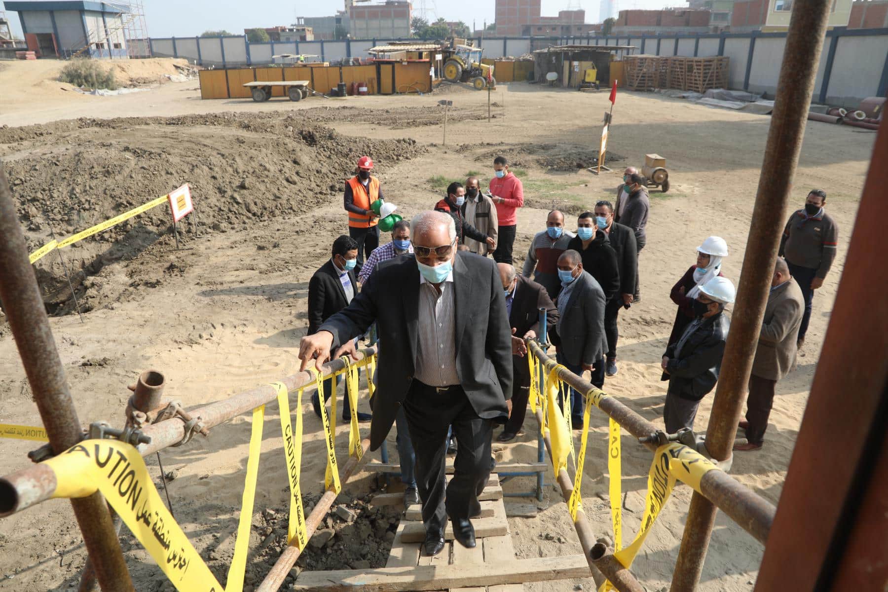جولة أستغرقت 6 ساعات .. محافظ الجيزة يتابع ميدانيا نسب التنفيذ لمحطات مياه الشرب بأوسيم ومنشأة القناطر (صور)
