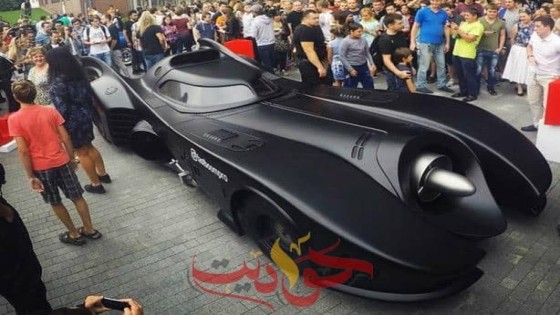 بزى وسيارة “باتمان” قائدها يثير الجدل بعد ظهوره فى أكتوبر .. مالكها «أنا رجل أعمال»