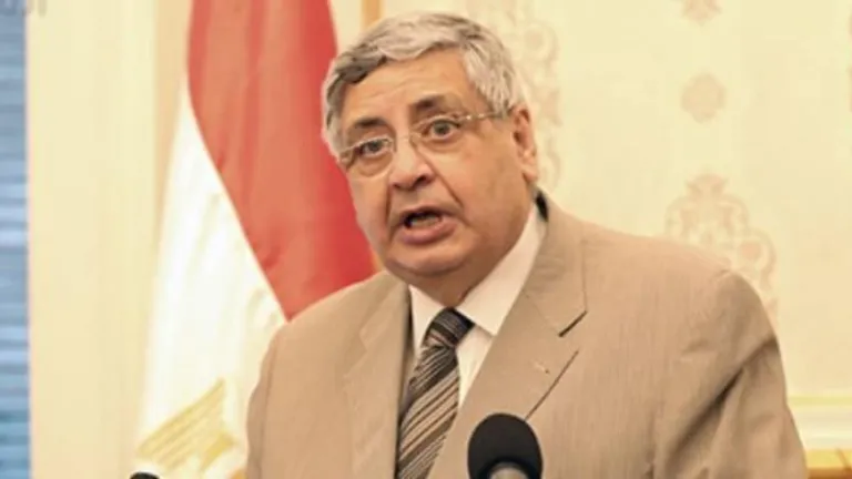 مستشار الرئيس يفجر مفاجئة عن الموجة الرابعة لكورونا .. يوضح مدى احتمال وجود موجة خامسة