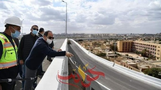 خلال جولته اليوم الجمعة لتفقد عدد من مشروعات تطوير القاهرة الكبرى .. السيسى يناقش المسئولين والمشرفين بالمواقع