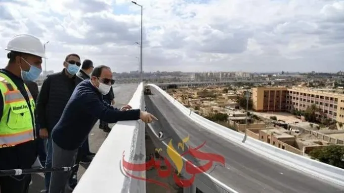 خلال جولته اليوم الجمعة لتفقد عدد من مشروعات تطوير القاهرة الكبرى .. السيسى يناقش المسئولين والمشرفين بالمواقع