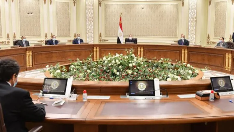 السيسي: وفق دراسات لنجاحها  .. إطلاق مبادرة تحويل السيارات بالغاز الطبيعي لترفع مستوى المعيشة