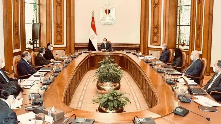 السيسى منظومة البناء الجديدية بداية لعهد جديد وإنهاء لحالة العشوائية .. يوجه بالبدء الفوري في مشروع التجمعات البدوية لدعم أهالي سيناء
