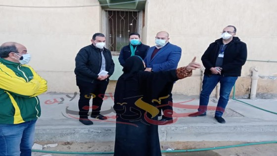 مريضة تستوقف نائب محافظ الجيزة خلال زيارته لمستشفى زايد المركزى .. والسبب!!