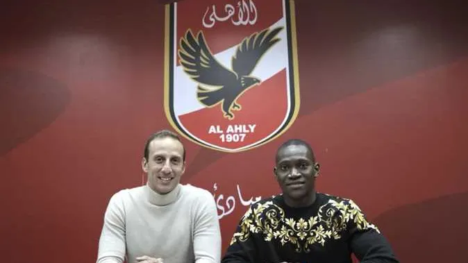الأهلي يعلن تمديد عقدي أليو ديانج وحمدي فتحي