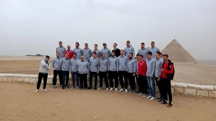 منتخب سويسرا يزور منطقة الأهرامات