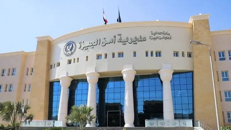 "مفك في قلب الطريق!".. سائق ميكروباص يشعل الرعب في حدائق أكتوبر والداخلية تتدخل في الوقت المناسب