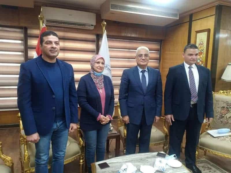 نقيب عام تمريض مصر: إصابة كورونا للعاملين بالمنشآت الصحية إصابة عمل