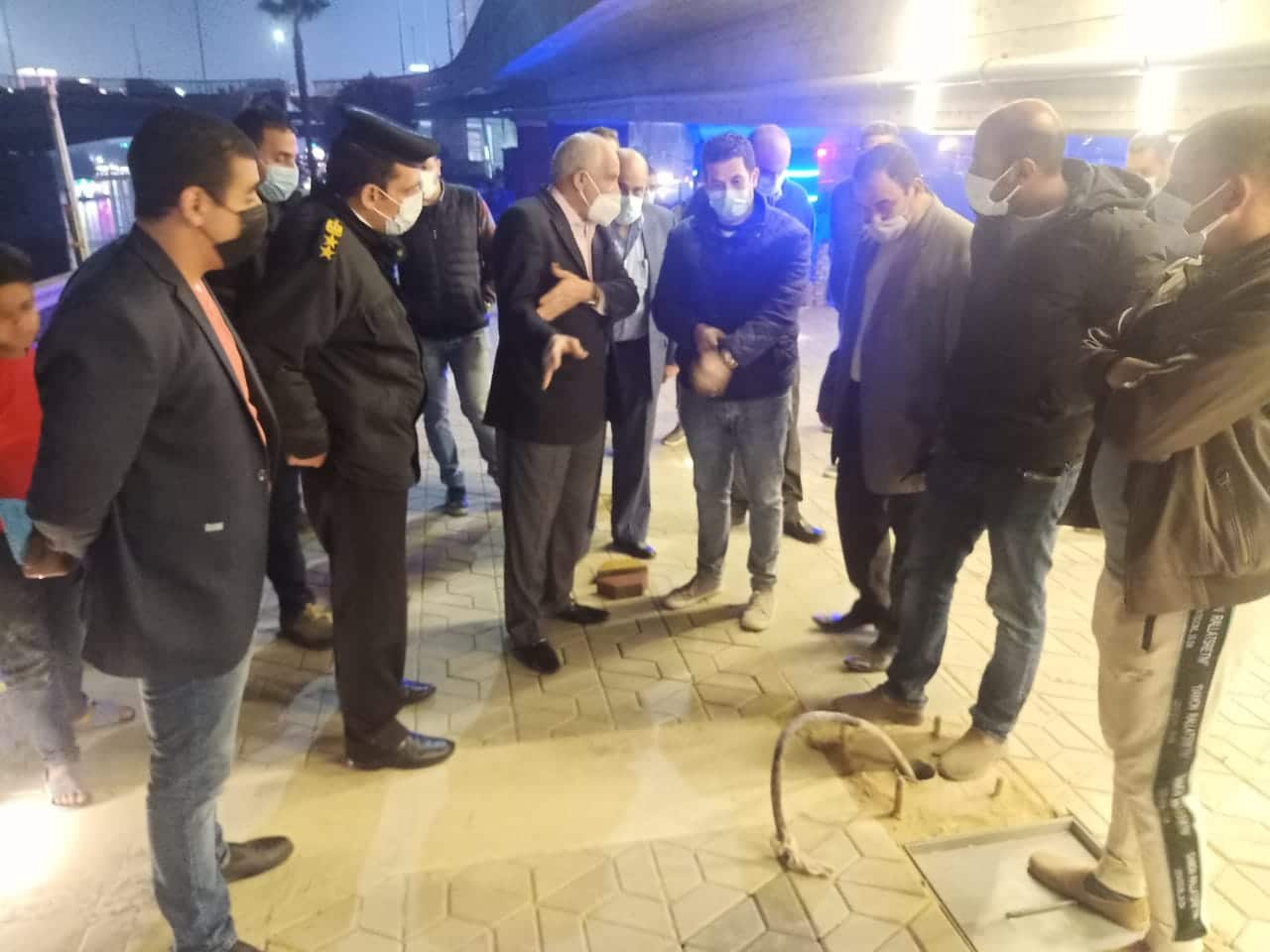 شاهد بالصور .. جولة مسائية لمحافظ الجيزة لمتابعة الحالة العامة للشوارع وأعمال تطوير شارع النيل