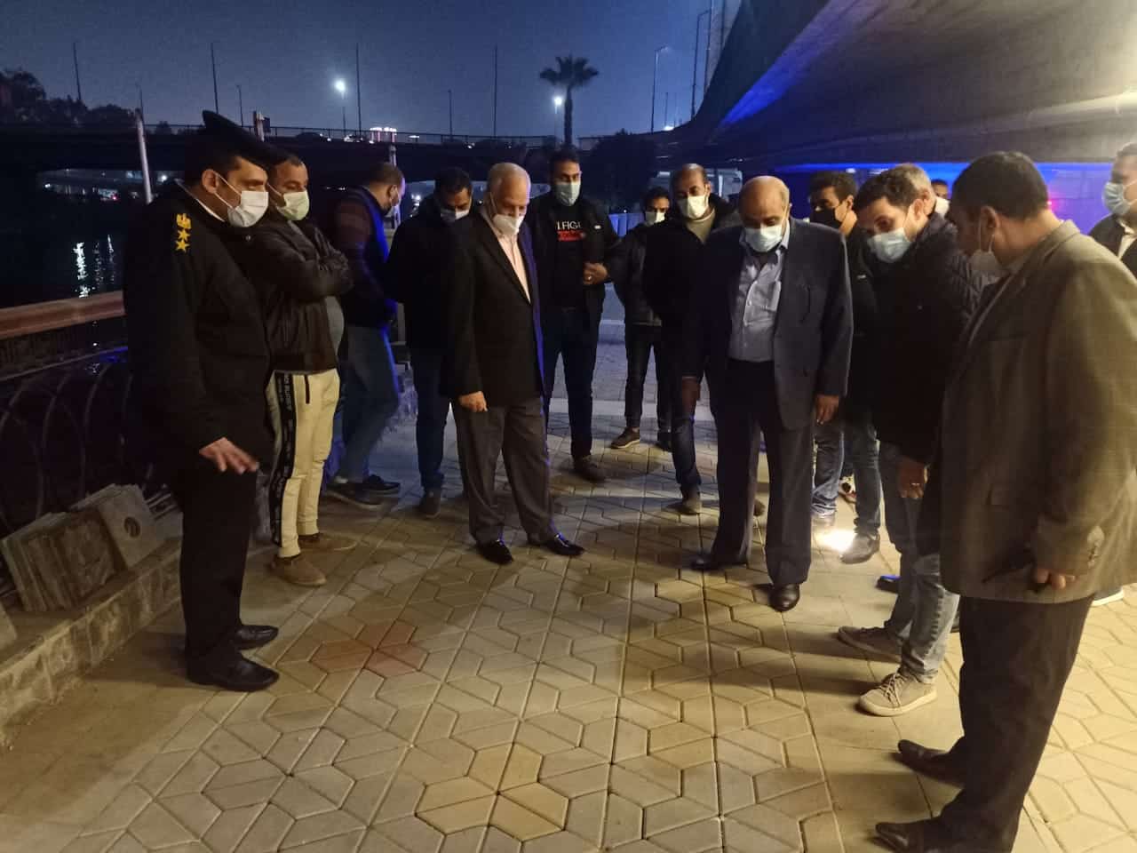 شاهد بالصور .. جولة مسائية لمحافظ الجيزة لمتابعة الحالة العامة للشوارع وأعمال تطوير شارع النيل