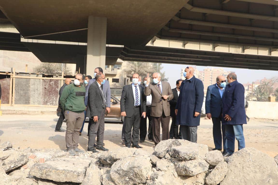محافظ الجيزة ورئيس الجهاز المركزى للتعمير يتفقدان شبكة الطرق والمحاور الجاري انشاءها بالمحافظة 2 محافظ الجيزة ورئيس الجهاز المركزى للتعمير يتفقدان شبكة الطرق والمحاور الجاري انشاءها بالمحافظة