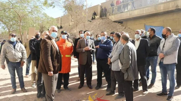 نشوب حريق بمخزن للأحذية بعقار فى كرداسة .. محافظ الجيزة يوجه بإخلاء العقارات المجاورة