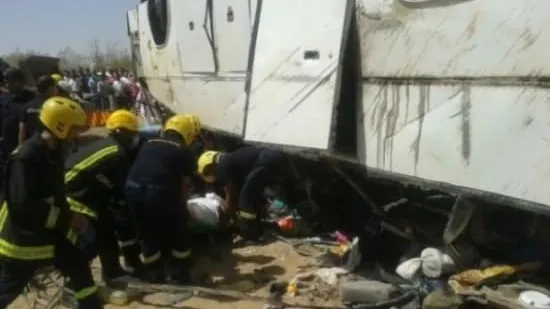 الخارجية: وفيات وإصابات في انقلاب حافلة على متنها 16 مصرياً بالسعودية