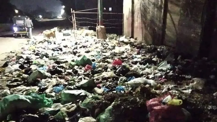محافظة الجيزة تعانى من الإهمال وتدنى الخدمات وتراكم القمامة.. صور
