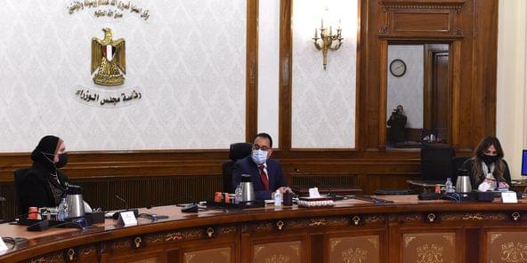 رئيس الوزراء يتابع توفير الاحتياجات والمستلزمات الصناعية لمبادرة الرئيس “حياة كريمة”