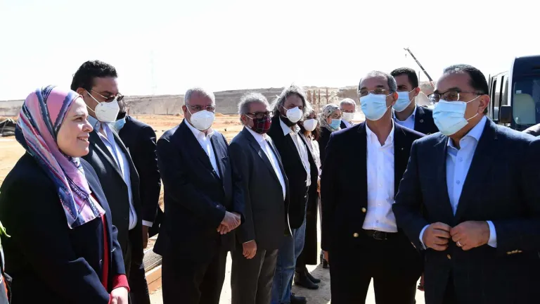 خلال جولته بالعاصمة الإدارية الجديدة .. مدبولى يوجه بالإسراع في معدلات تنفيذ مشروع الحديقة المركزية وحى جاردن سيتى