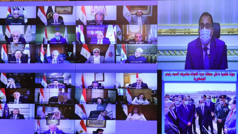 خلال اجتماع مجلس الوزراء .. زايد: توفير اللقاحات لجميع الفرق الطبية بمستشفيات العزل والصدر والحميات .. استمرار مبادرة القضاء على قوائم الانتظار