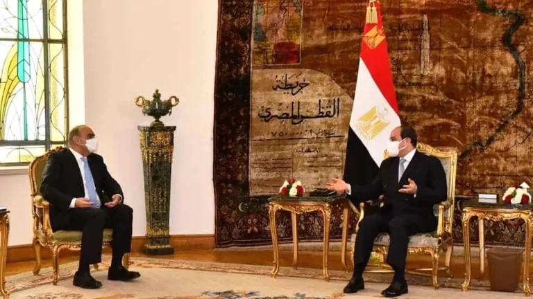 خلال مقابلته لرئيس وزراء الأردن: الرئيس السيسى يؤكد على تكثيف الجهود الدولية لتسوية الأزمة الفلسطينية .. بحث عدة ملفات هامه منها الطاقة والإرهاب والاقتصاد